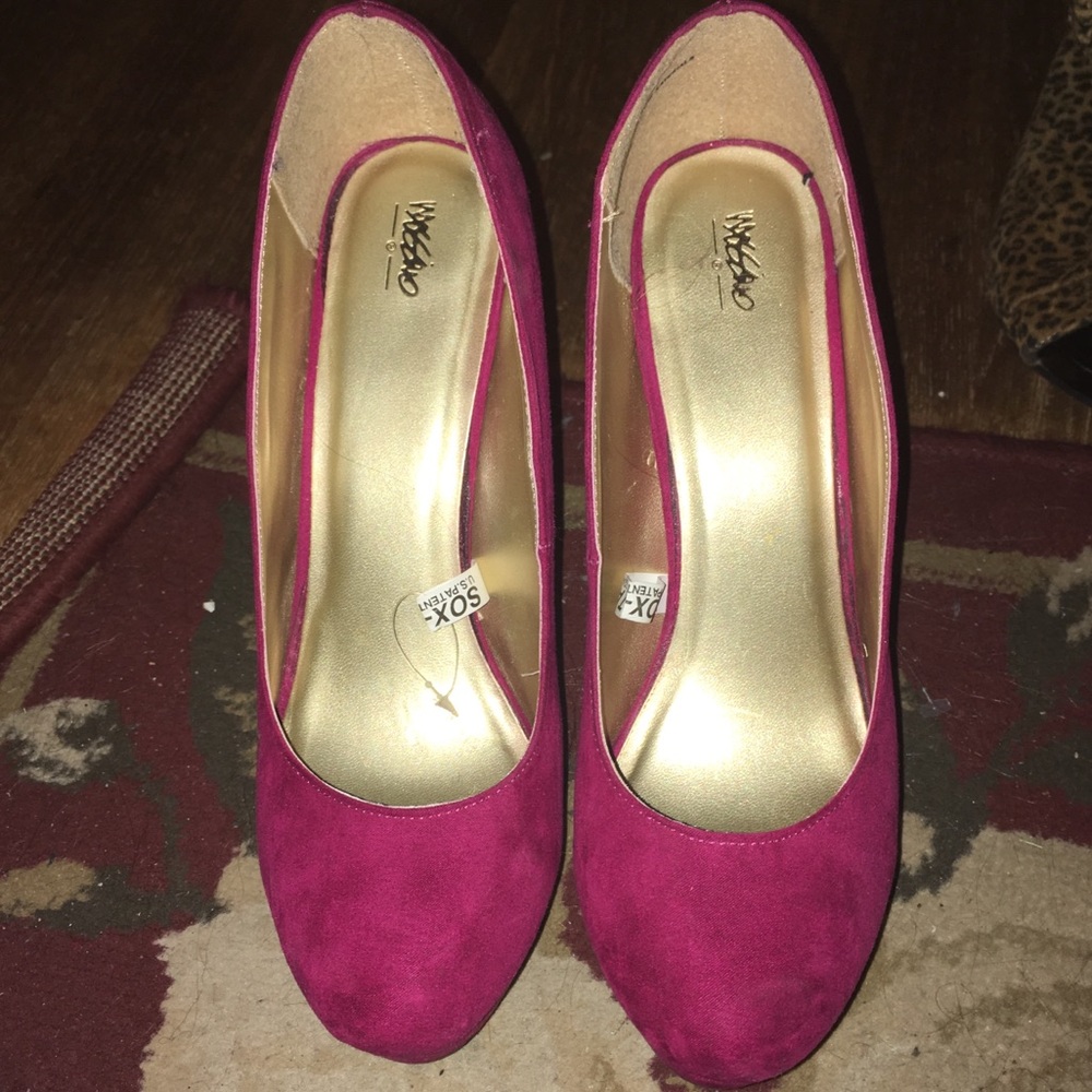 Raspberry suede platform heels size 8.5